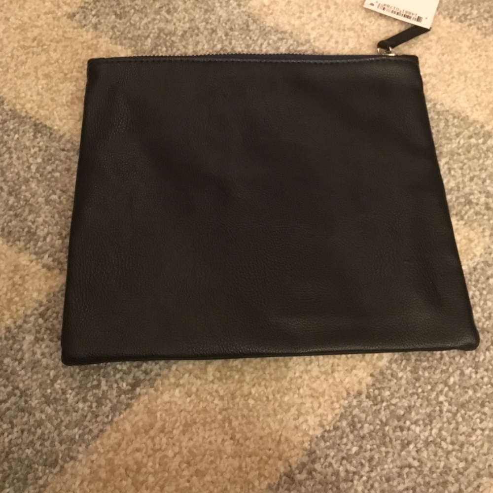 NEW Pouch - Picture 2 of 3